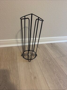 Black metal toilet paper holder